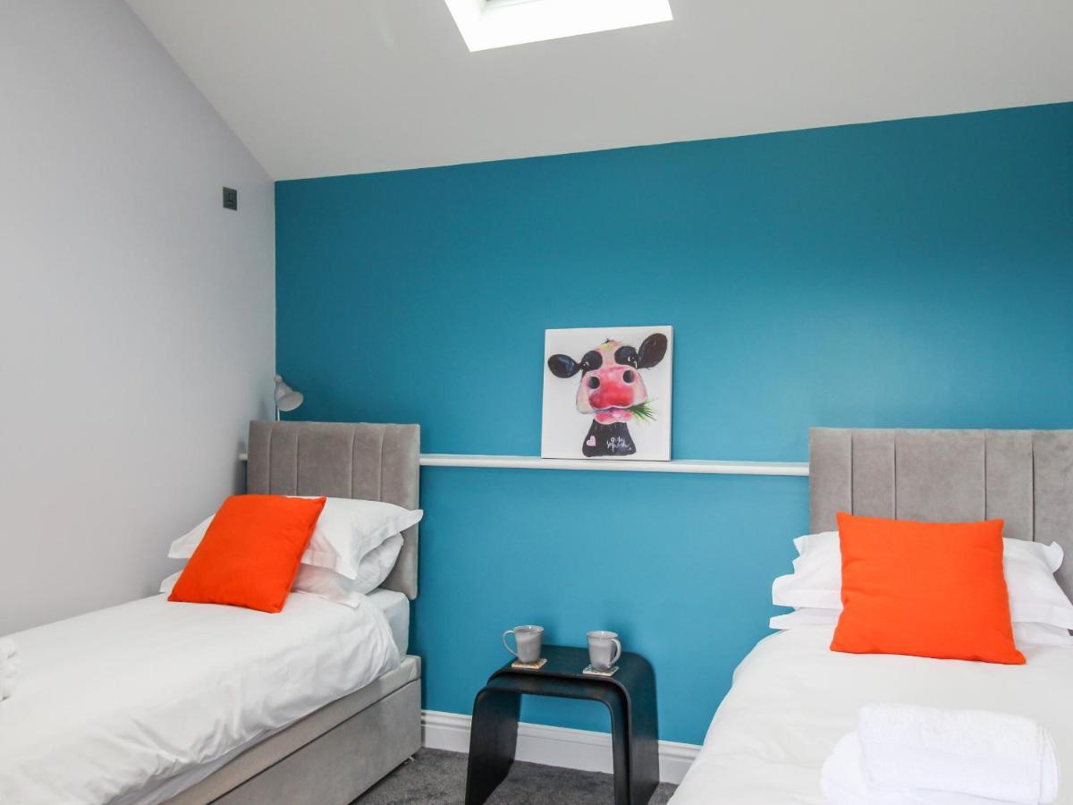 The Cosy Cowshed Villa แอ็กซ์มินสเตอร์ ภายนอก รูปภาพ